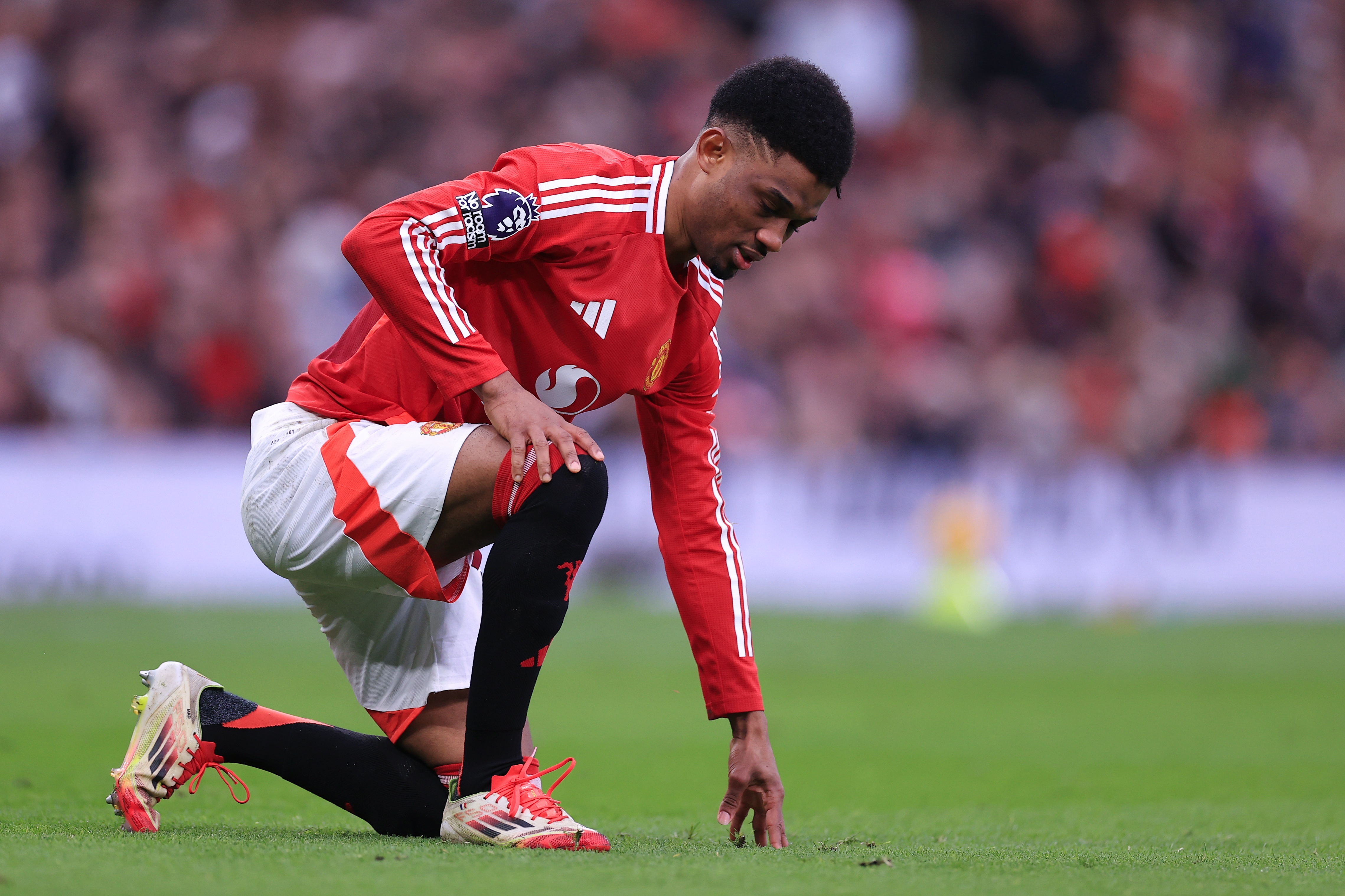  阿扎伦卡赛事官方发布回归赛场新规，曼联争议不断！