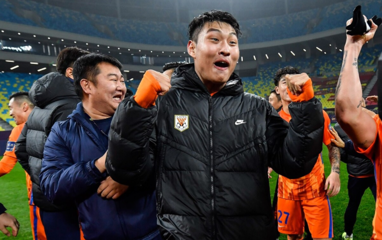 包含今晨印第安纳步行者备战葡超，临场应变细节曝光，球迷炸锅，训练强度明显提升的词条